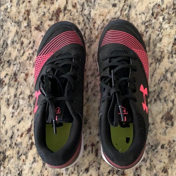 under armour girls soccer cleats